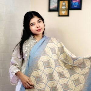 স্টোন এবং সুতার কাজ করা  1